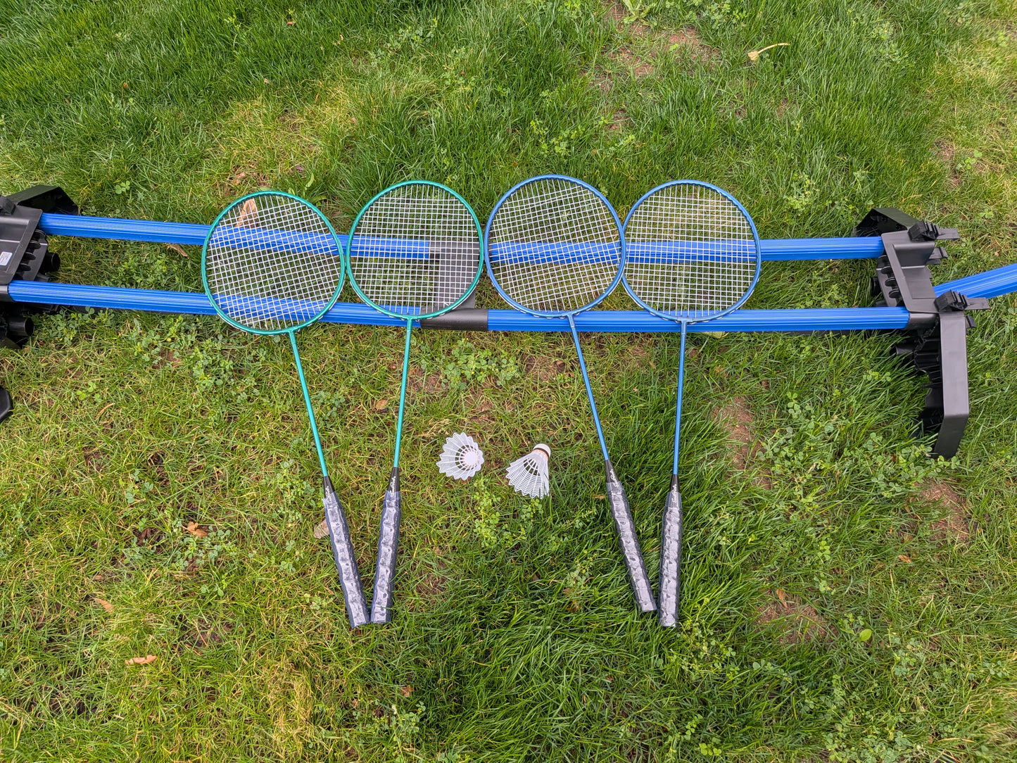 Badminton set